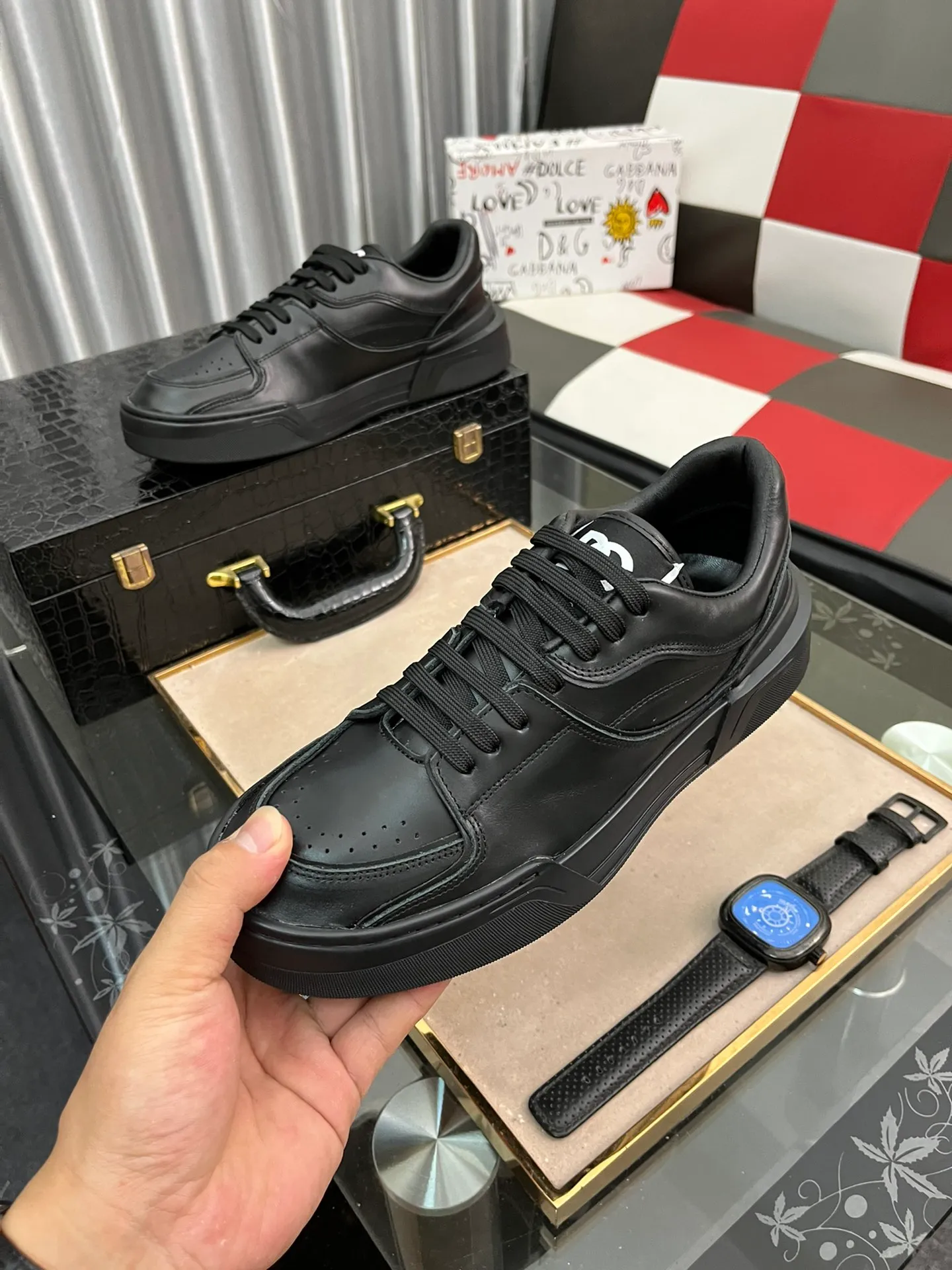 Men's shoes 💰480⌚️⌚️【DG～】Men's casual shoes are on sale simultaneously in 2022z cabinets 🔷Multiple colors🔜Handmade upper with graffiti fabric ➕Genuine leather lining, comfortable and breathable, sole: original comfortable handmade graffiti wear-resistant outsole, ⚠️real thing📱photography🎬the real thing is better. Code number 38-445⃣️Color optional